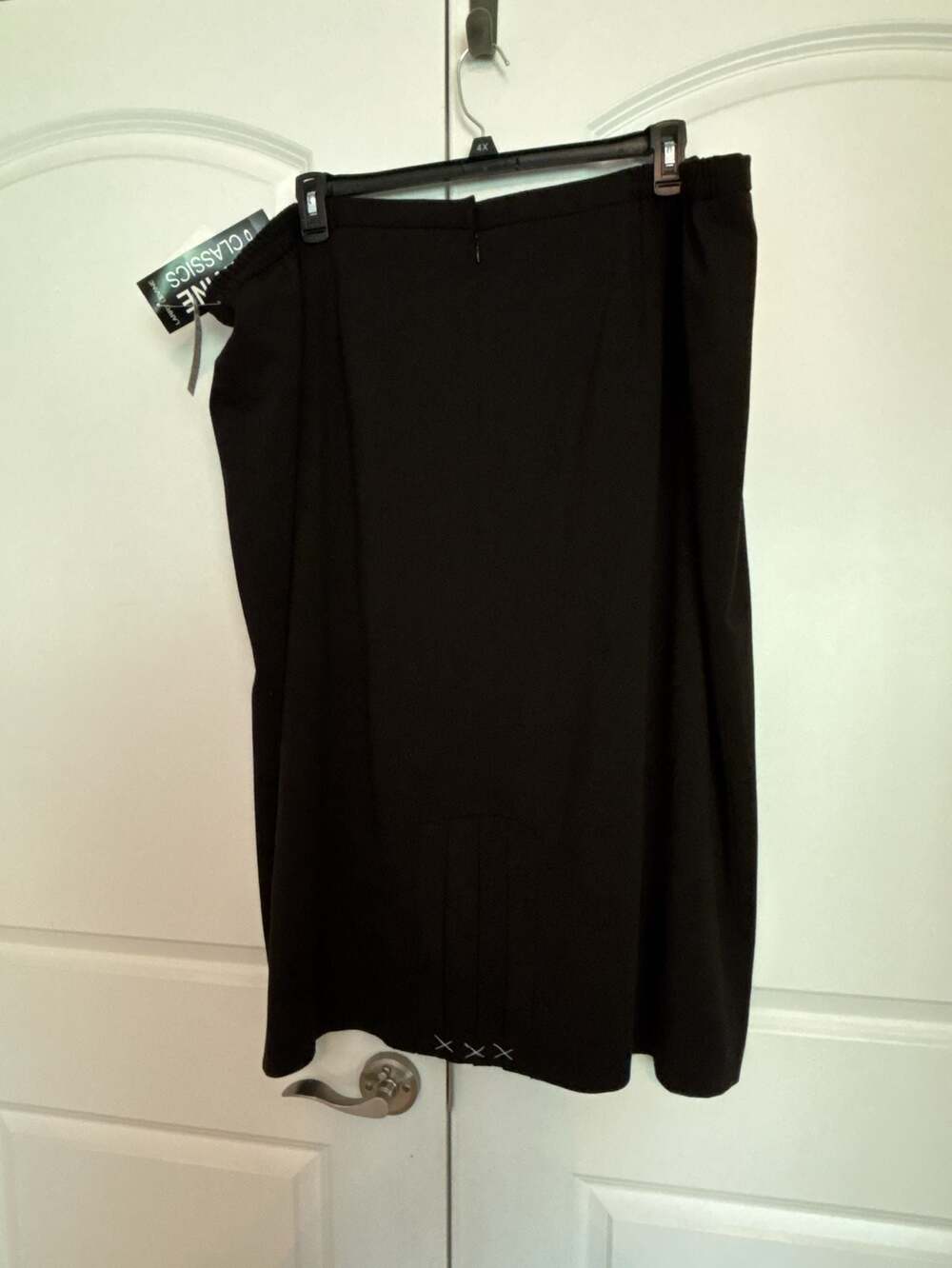 Levine Classics Black Skirt Size 30W